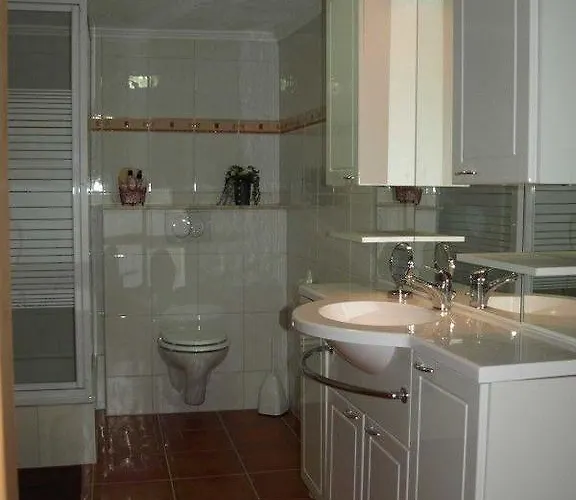 Ferienhaus-feinen * Lierfeld